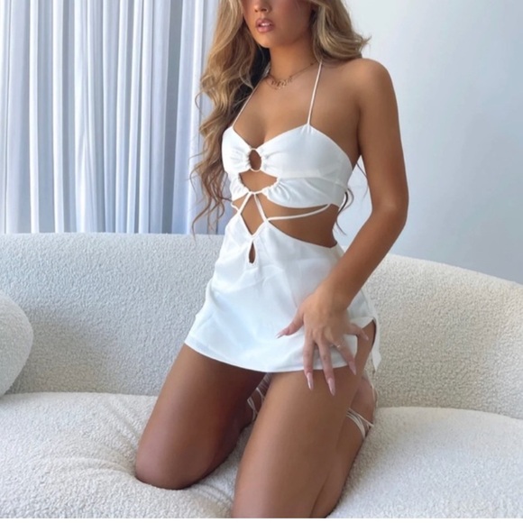 OUTCAST SWEET ESCAPE SATIN MINI DRESS WHITE - Size XS - Picture 1 of 11